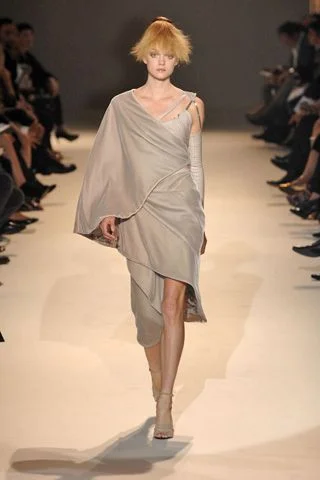Look 16